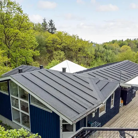 Three-bedroom In Spottrup *