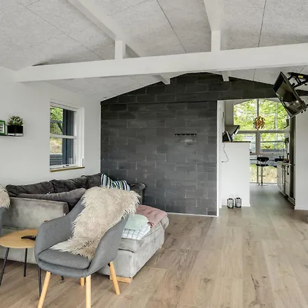 Three-bedroom In Spottrup Lihme