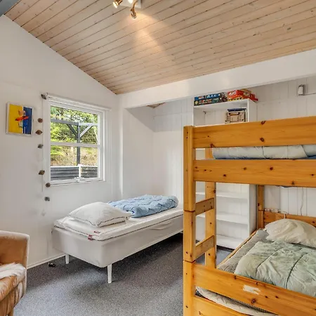 Three-bedroom In Spottrup * Lihme